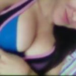 Youtuber Marcela Moss mostrando las tetas