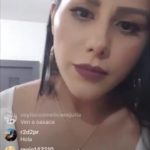 Evaluna Montaner se le sale un pezón