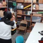 Joven arabe es detenida por guardia de migracion