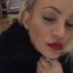 Eugenia Rito mostrando la cola